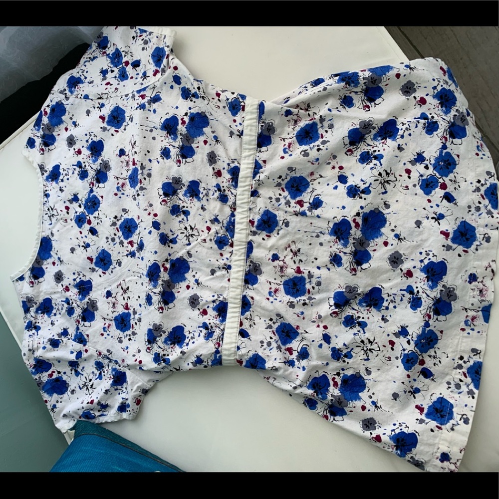 Top delicate pattern scrub - Picture 2 of 3